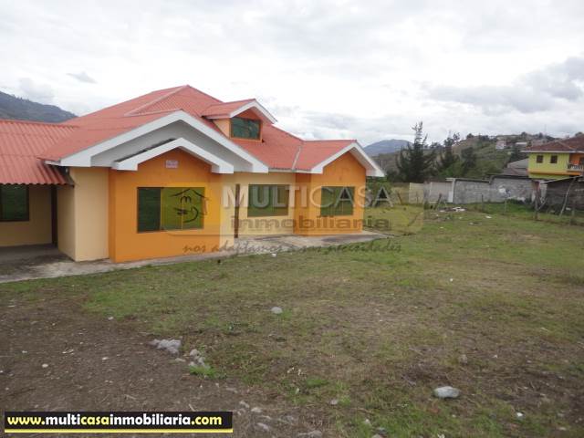 Venta de Hermosa Casa con Terreno Amplio Sector Chordeleg Cuenca-Ecuador