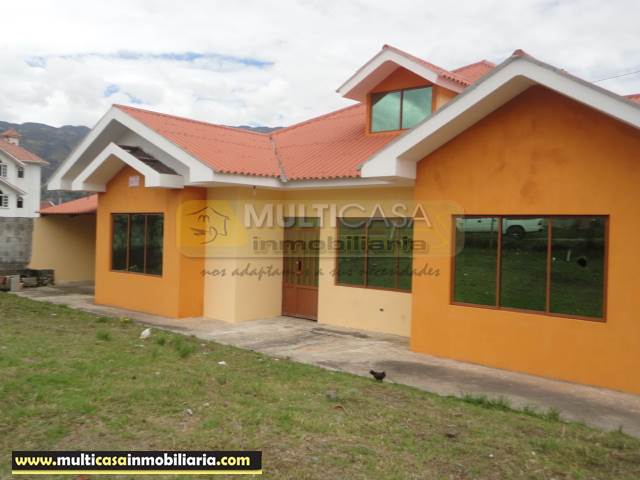 Venta de Hermosa Casa con Terreno Amplio Sector Chordeleg Cuenca-Ecuador