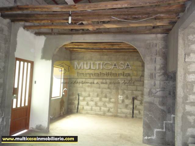 Venta de Hermosa Casa con Terreno Amplio Sector Chordeleg Cuenca-Ecuador