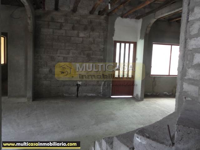 Venta de Hermosa Casa con Terreno Amplio Sector Chordeleg Cuenca-Ecuador