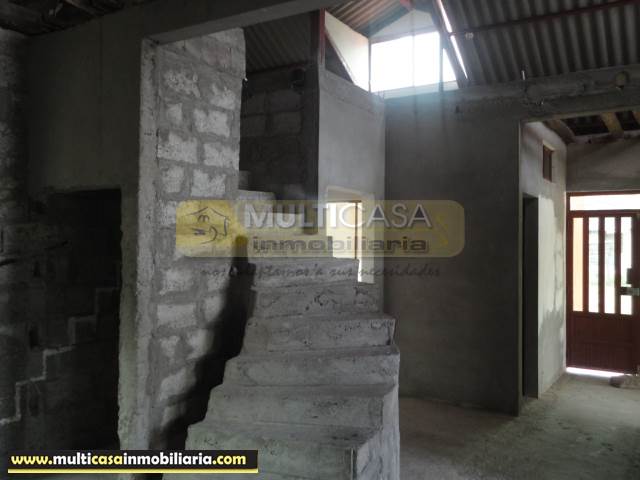 Venta de Hermosa Casa con Terreno Amplio Sector Chordeleg Cuenca-Ecuador