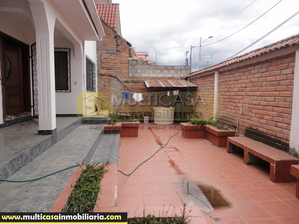 Venta de Casa Amplia con Mini Departamento a crédito en Cuenca - Ecuador