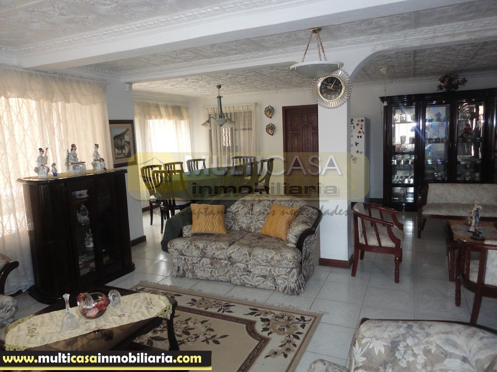 Venta de Casa Amplia con Mini Departamento a crédito en Cuenca - Ecuador