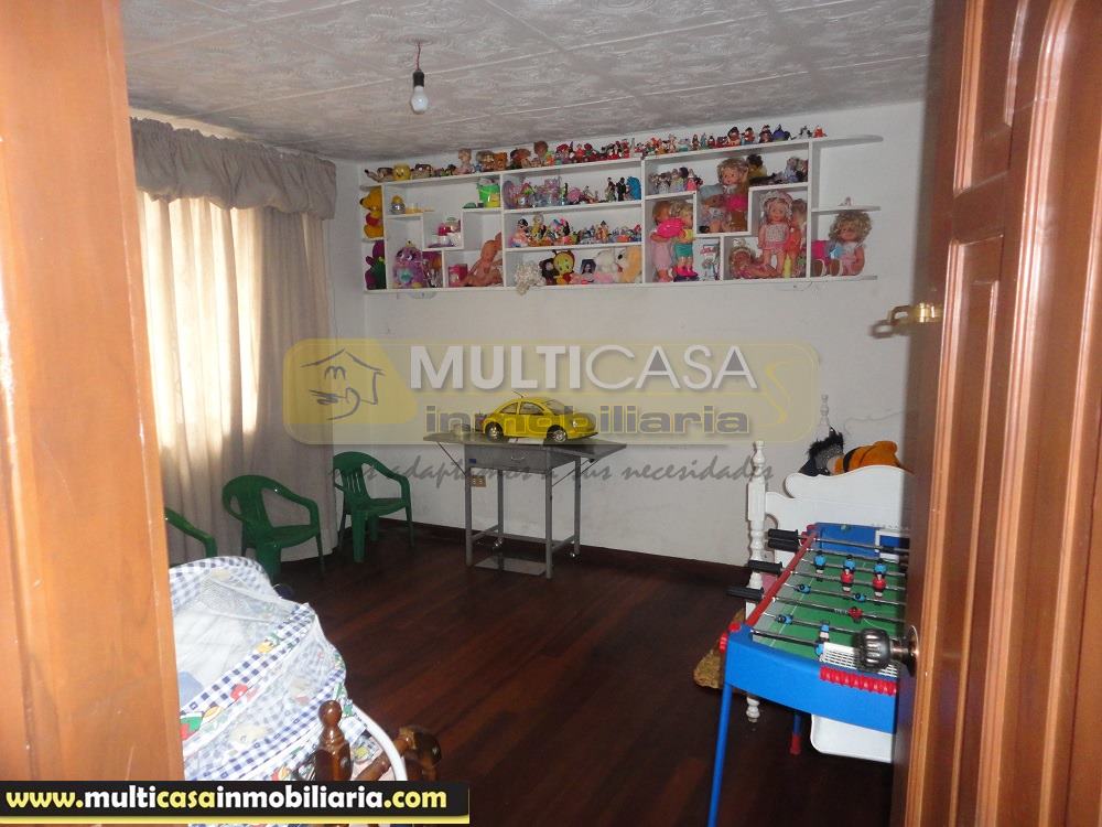 Venta de Casa Amplia con Mini Departamento a crédito en Cuenca - Ecuador