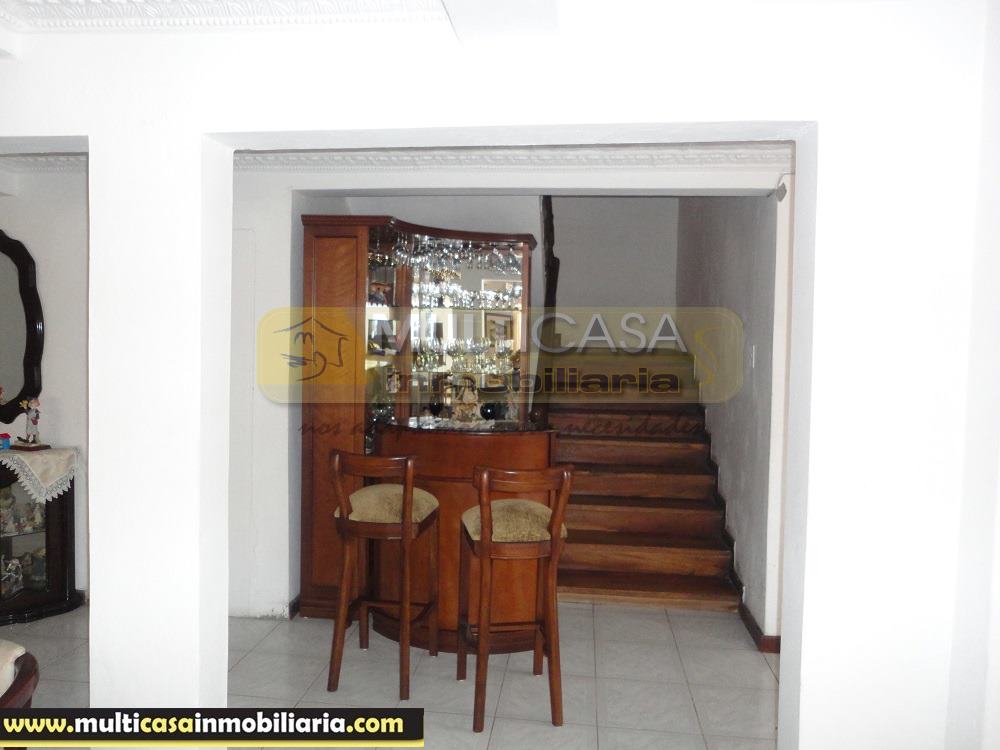 Venta de Casa Amplia con Mini Departamento a crédito en Cuenca - Ecuador