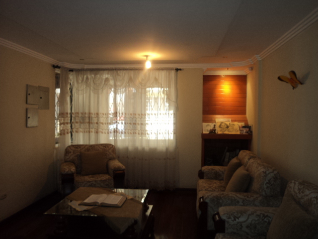 Venta de Hermosa Casa Amplia a crédito sector Misicata Cuenca - Ecuador