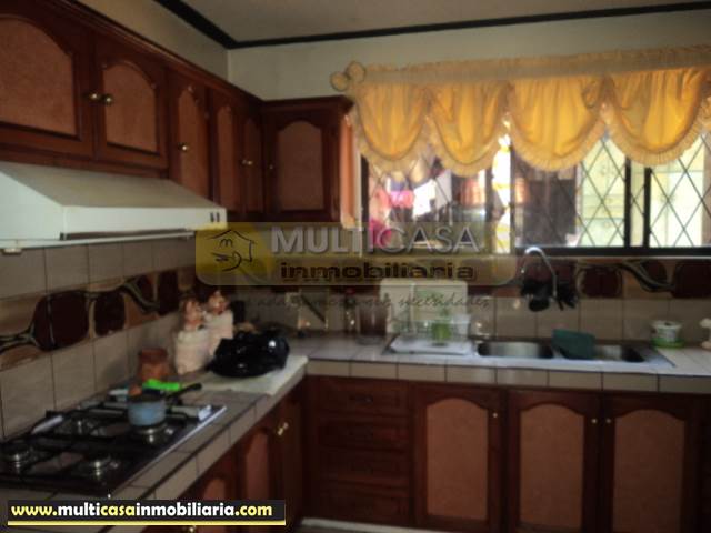 Casa en Venta a crédito de Lujo sector Primero de Mayo Cuenca-Ecuador