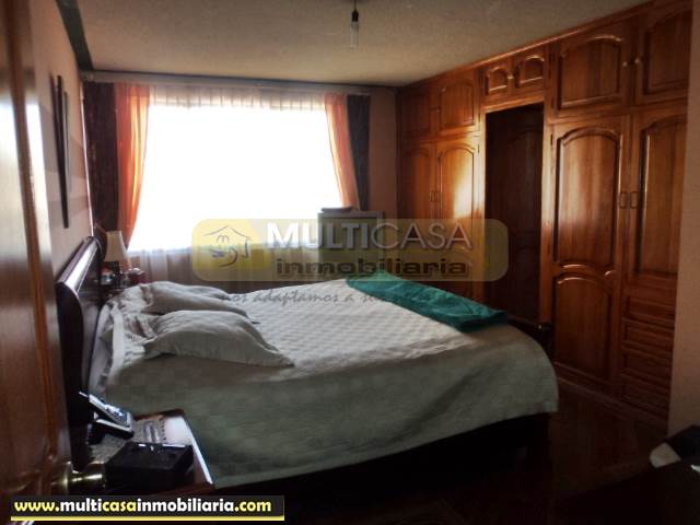Casa en Venta a crédito de Lujo sector Primero de Mayo Cuenca-Ecuador