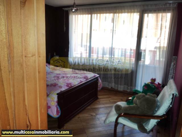 Casa en Venta a crédito de Lujo sector Primero de Mayo Cuenca-Ecuador