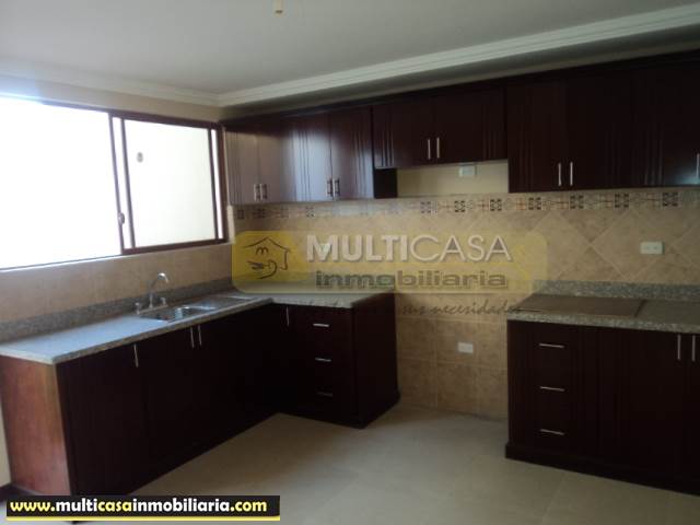 Venta de Hermosa Casa a crédito sector El Cebollar Cuenca-Ecuador