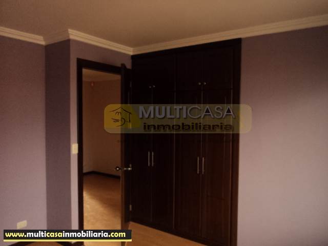 Villa en Venta a crédito en urbanización sector El cebollar Cuenca-Ecuador