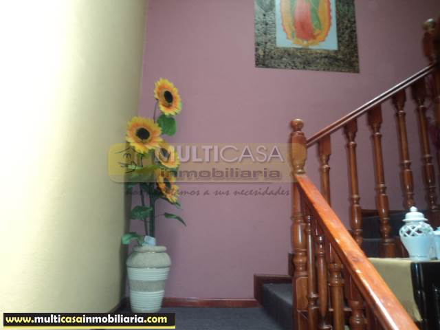 Venta de Hermosa Casa a crédito sector Empresa Eléctrica Cuenca-Ecuador