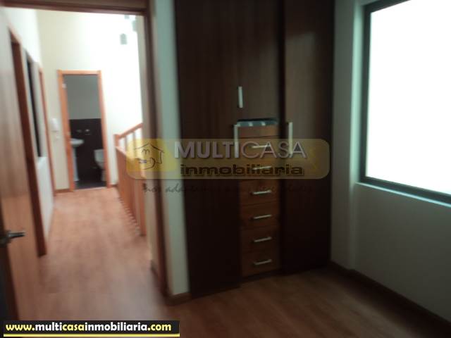 Venta de Hermosa Casa a crédito sector Gapal Cuenca-Ecuador