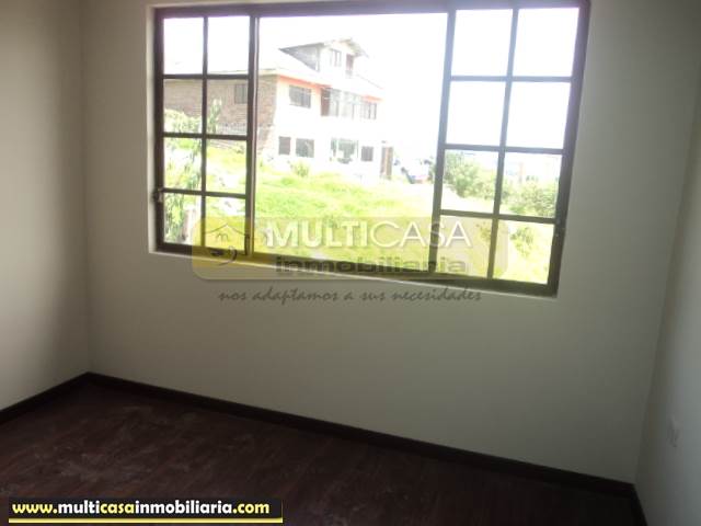 Venta de Hermosa Casa a crédito sector Simón Bolívar Cuenca-Ecuador