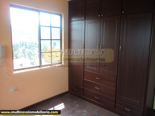 Venta de Hermosa Casa a crédito sector Simón Bolívar Cuenca-Ecuador