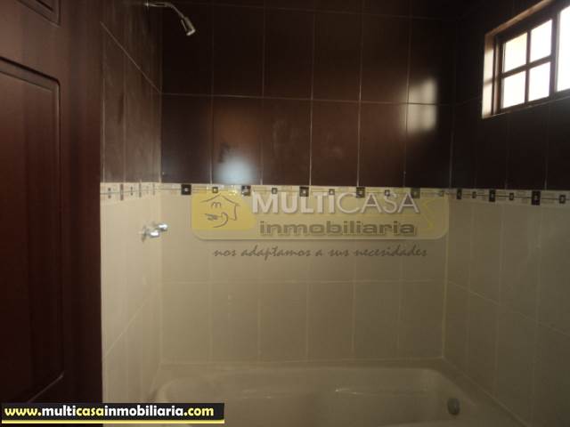 Venta de Hermosa Casa a crédito sector Simón Bolívar Cuenca-Ecuador