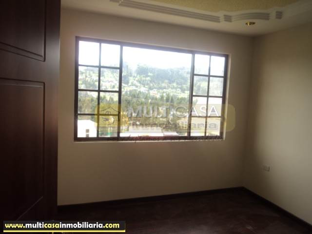 Venta de Hermosa Casa a crédito sector Simón Bolívar Cuenca-Ecuador