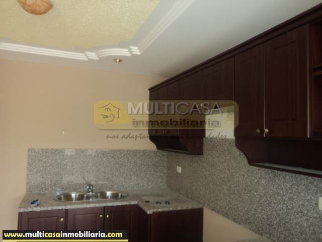 Venta de Hermosa Casa a crédito sector Simón Bolívar Cuenca-Ecuador