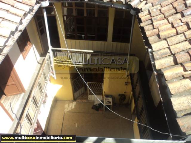 Casa Antigua en Venta a crédito sector Centro Histórico Cuenca-Ecuador