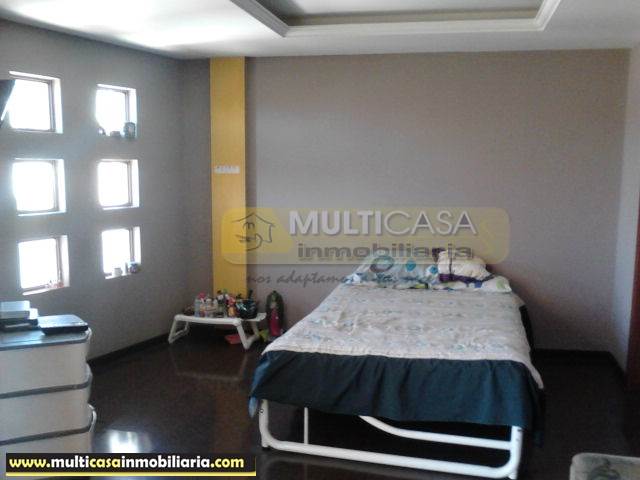 Venta de Hermosa Casa a crédito sector El Cebollar Cuenca-Ecuador