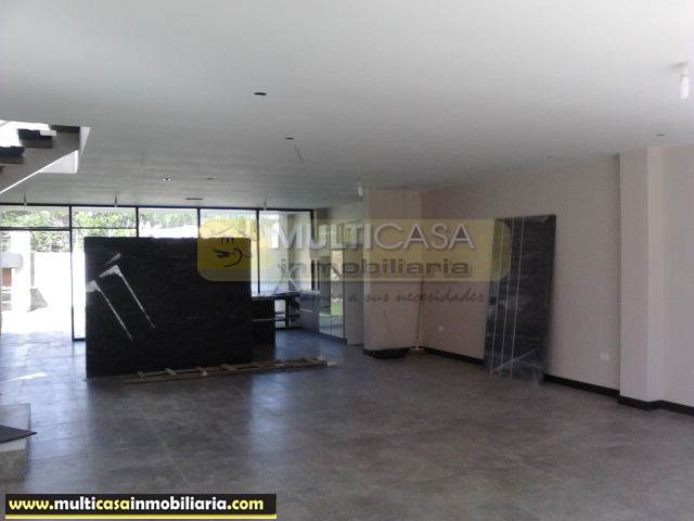 Venta de Hermosa Casa amplia a crédito sector Chaulluabamba Cuenca-Ecuador