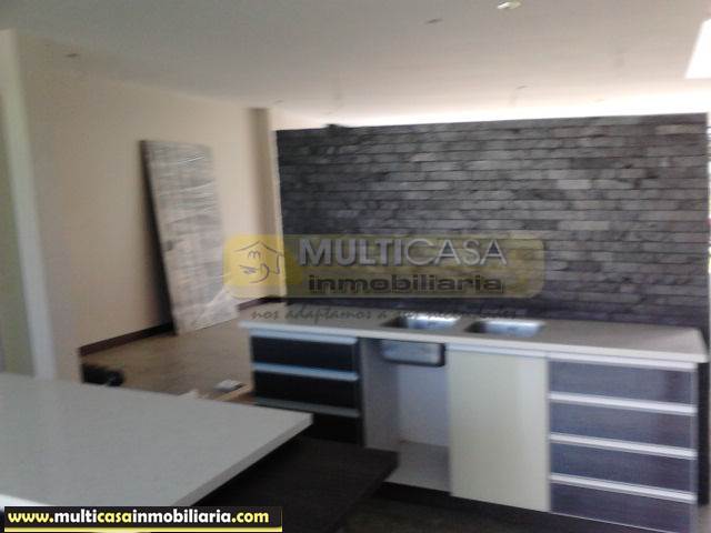 Venta de Hermosa Casa amplia a crédito sector Chaulluabamba Cuenca-Ecuador