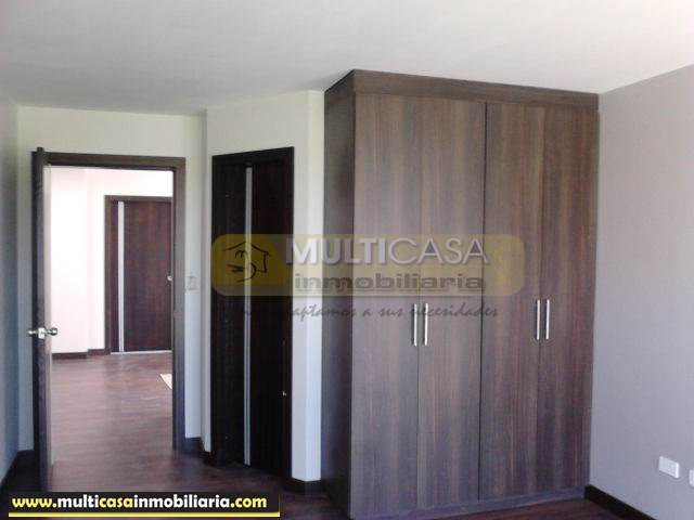 Venta de Hermosa Casa amplia a crédito sector Chaulluabamba Cuenca-Ecuador