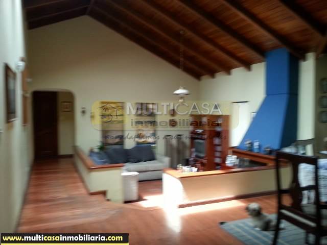 Casa Moderna en Venta a Crédito en Urbanización Privada sector Balzay Cuenca-Ecuador