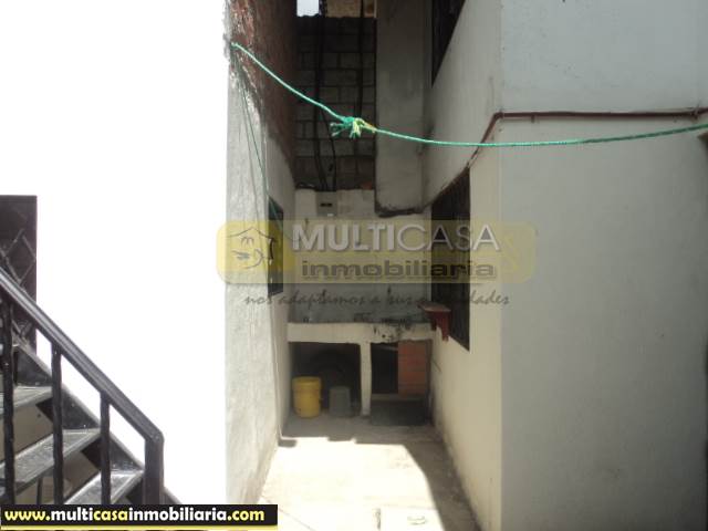 Venta de Hermosa Casa Rentera de cuatro departamentos a crédito sector Totoracocha Cuenca-Ecuador