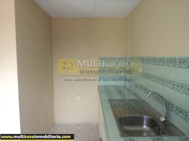 Venta de Hermosa Casa Rentera de cuatro departamentos a crédito sector Totoracocha Cuenca-Ecuador