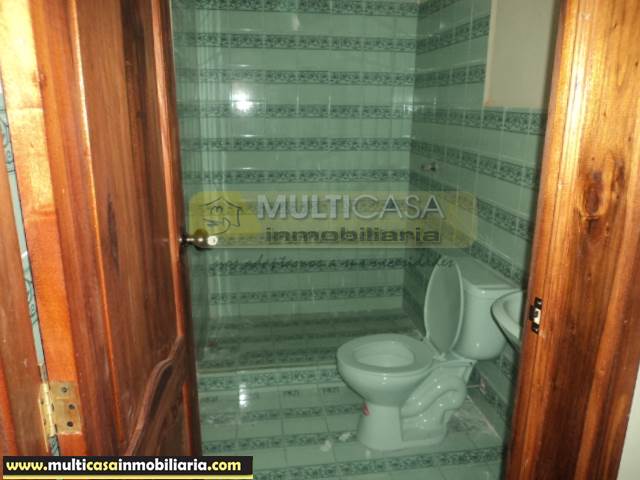 Venta de Hermosa Casa Rentera de cuatro departamentos a crédito sector Totoracocha Cuenca-Ecuador