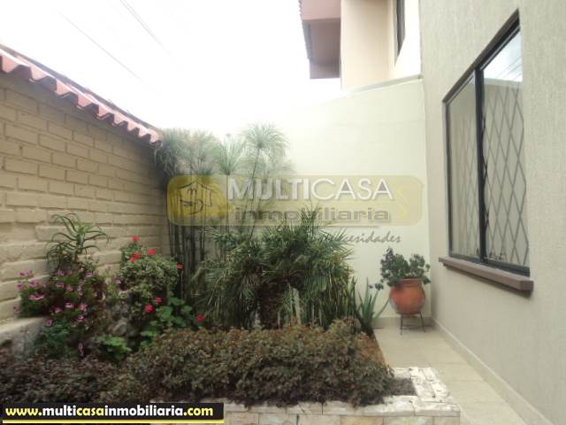 Venta de Hermosa Casa a crédito sector Universidad del Azuay Cuenca-Ecuador