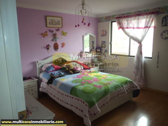 Venta de Hermosa Casa a crédito sector Universidad del Azuay Cuenca-Ecuador
