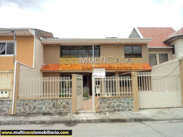 Venta de Hermosa Casa a crédito sector Ciudadela Simón Bolívar Cuenca-Ecuador