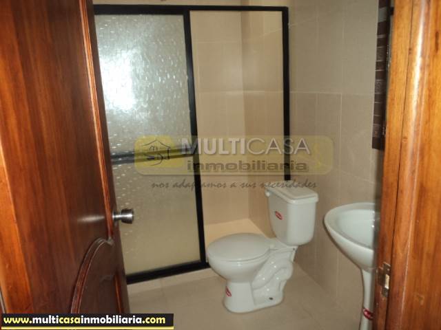 Venta de Hermosa Casa a crédito sector Ciudadela Simón Bolívar Cuenca-Ecuador