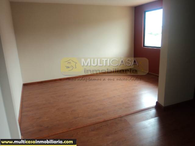 Venta de Hermosa Casa a crédito sector Ciudadela Simón Bolívar Cuenca-Ecuador