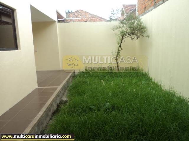 Venta de Hermosa Casa a crédito sector Ciudadela Simón Bolívar Cuenca-Ecuador