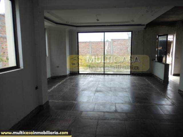 Casa por terminar en Venta a crédito sector San José de Balzay Cuenca-Ecuador
