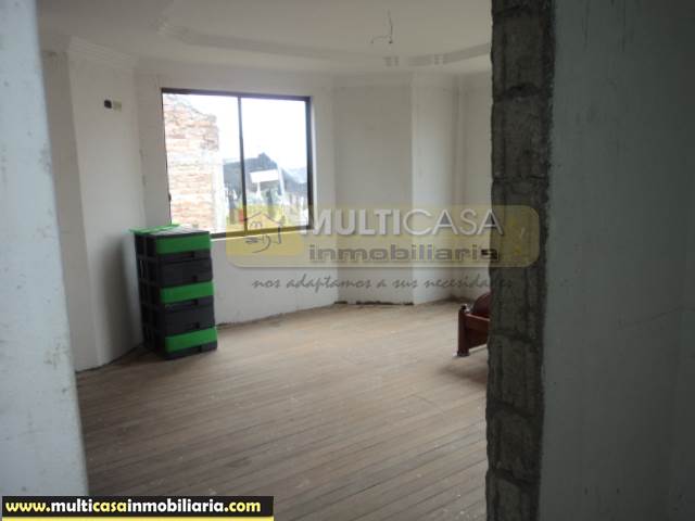 Casa por terminar en Venta a crédito sector San José de Balzay Cuenca-Ecuador