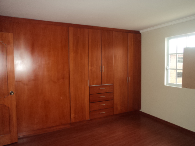 Venta de Hermosa Casa a crédito sector Racar  Cuenca-Ecuador