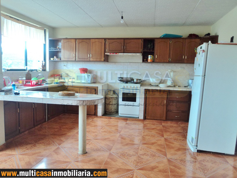 Venta de casa a crédito con 2 departamentos sector Totoracocha Cuenca - Ecuador