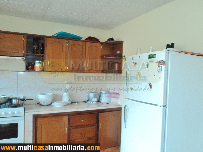 Venta de casa a crédito con 2 departamentos sector Totoracocha Cuenca - Ecuador