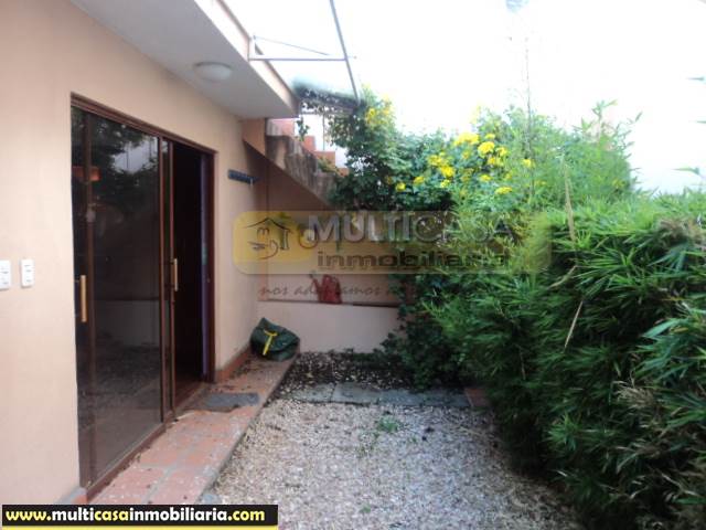 Casa Rentera en Venta a crédito sector La Republica Cuenca-Ecuador