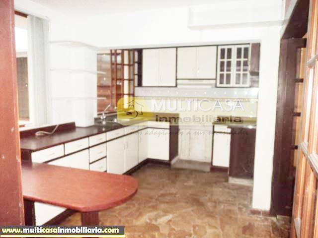 Casa Comercial en Venta de Dos departamentos a crédito Sector La República Cuenca-Ecuador