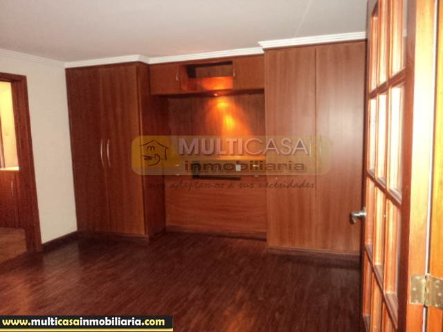 Casa Comercial en Venta de Dos departamentos a crédito Sector La República Cuenca-Ecuador