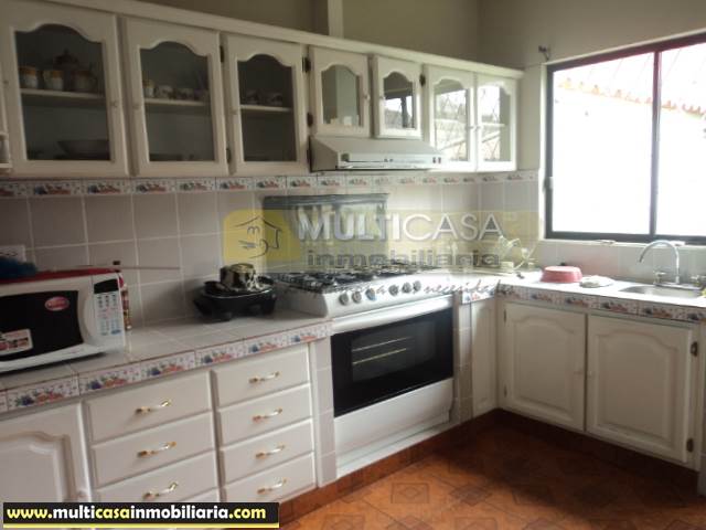 Venta de Hermosa Casa a crédito sector Juan Pablo Segundo Cuenca-Ecuador