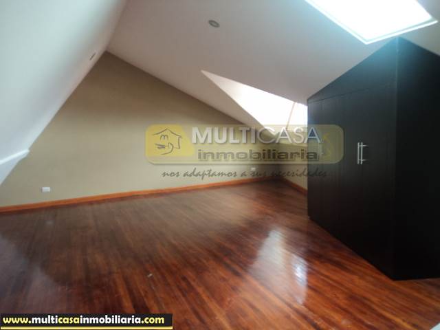 Venta de Hermosa Casa por estrenar a crédito sector La Pencas Cuenca-Ecuador