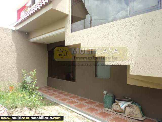 Venta de Hermosa Casa por estrenar a crédito sector La Pencas Cuenca-Ecuador