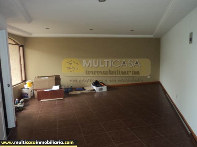 Venta de Hermosa Casa por estrenar a crédito sector La Pencas Cuenca-Ecuador