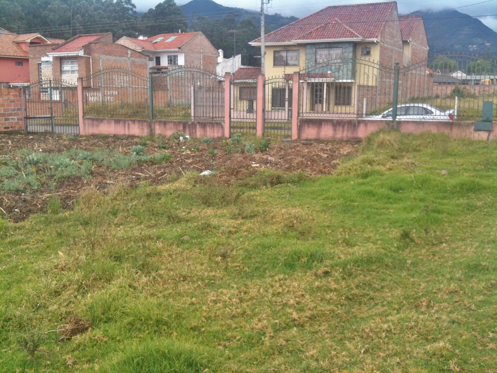 Lote Economico en Venta a Crédito sector Ordoñez Lazo Cuenca - Ecuador